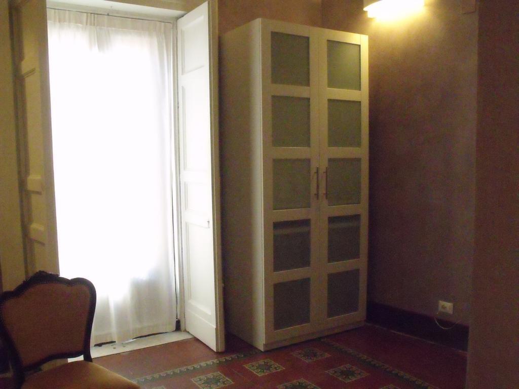 Domoikos Ξενοδοχείο Κατάνια Δωμάτιο φωτογραφία